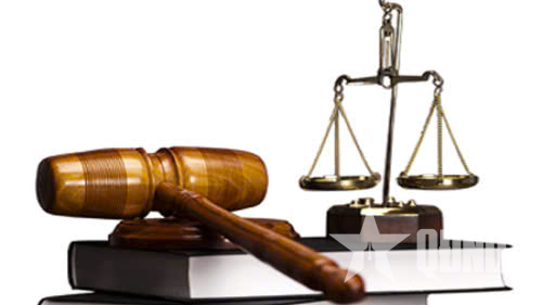 Công chức xã là người dân tộc thiểu số phải công tác bao lâu mới được cử đi đào tạo đại học?